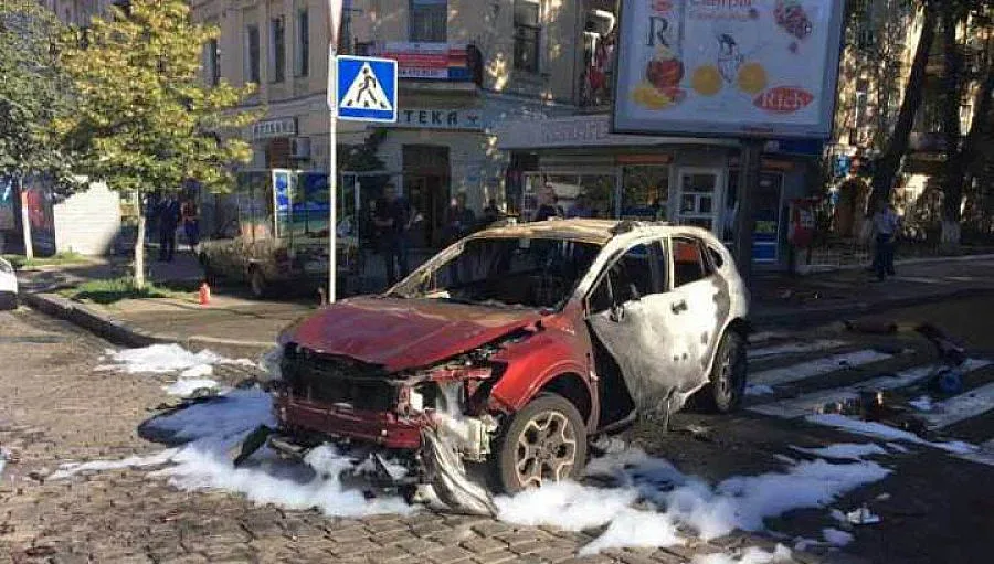 Експлозия на кола уби журналист