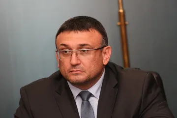 Задържаха 100 нелегални мигранти в София
