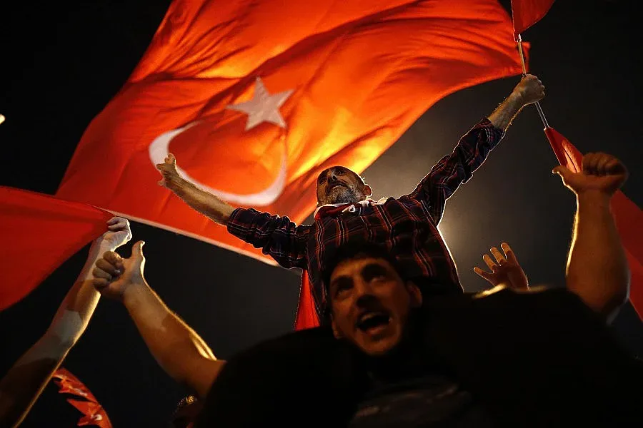 Паника за нов метеж в Турция (ОБЗОР)