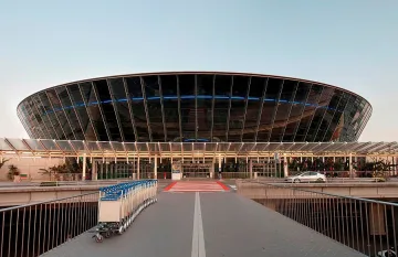 Затвориха летището в Ница