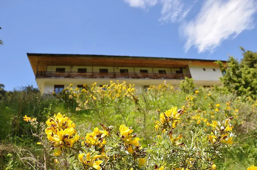 Пирин планина гъмжи от народ, хижите препълнени