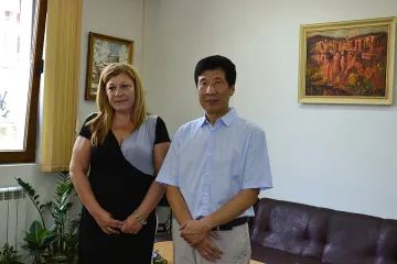 Китай с туристически комплекси край Търново 