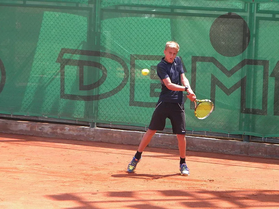 Четирима българи на полуфиналите на "Дема Къп"