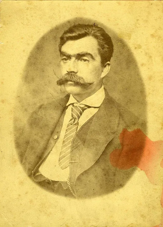 Показват уникални снимки на съратници на Апостола