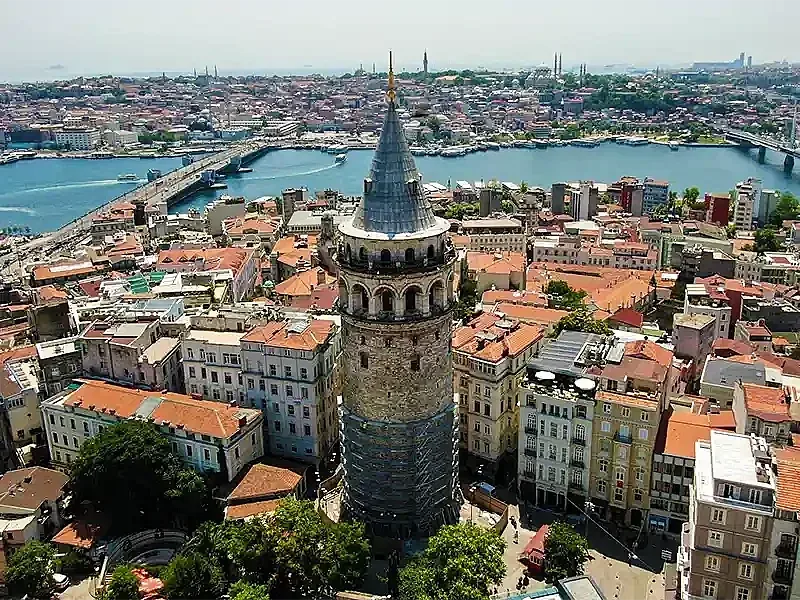 Масово затварят хотели в сърцето на Истанбул