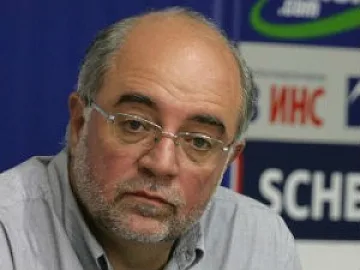 Играта на изчакване е заради липса на имена