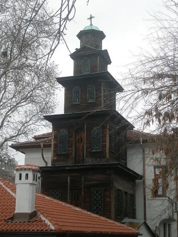 Цяла нощ се молят на  мощите на Св. Георги