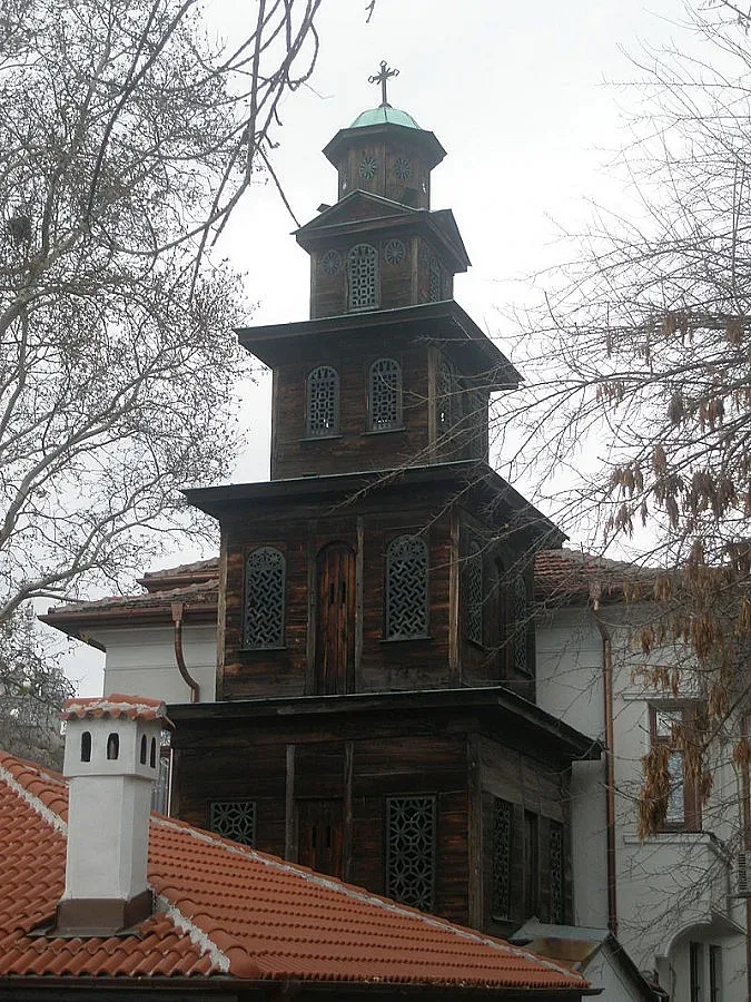 Цяла нощ се молят на  мощите на Св. Георги