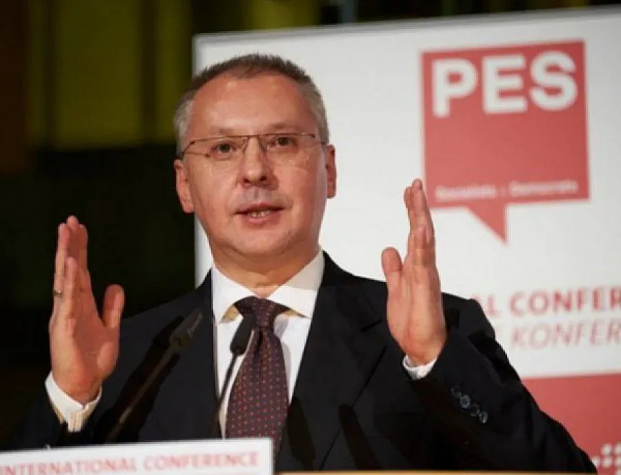 Станишев към Юнкер: Не режете от парите за младите