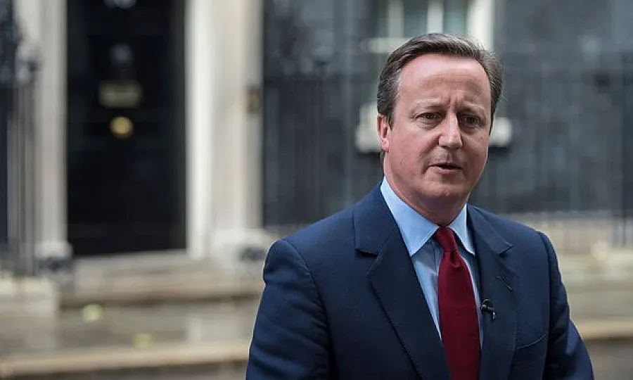 Последен ден на "Даунинг стрийт" 10 за Камерън