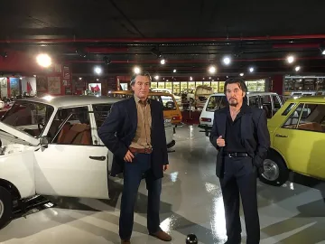 Ал Пачино и Де Ниро в ретро музея