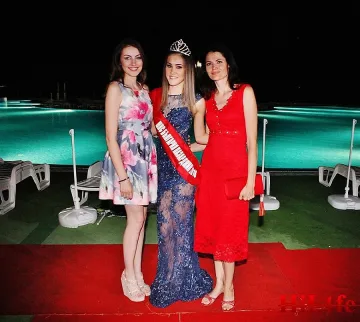 17-годишна с перфектни мерки стана Мис Пазарджик 2016