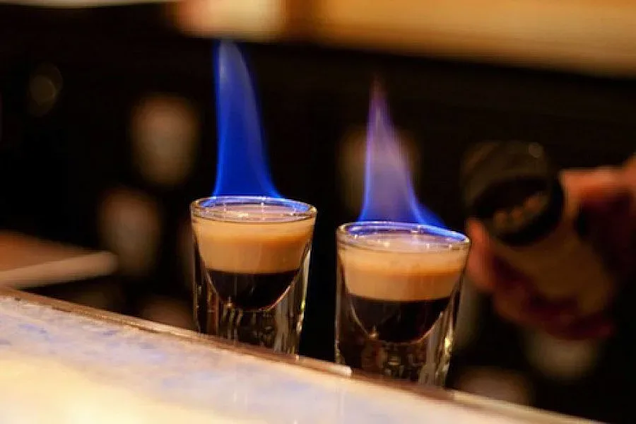 Шотове фламбе подпалиха момичета в Приморско