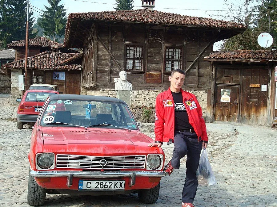 Влади се ожени за  любимия си Опел