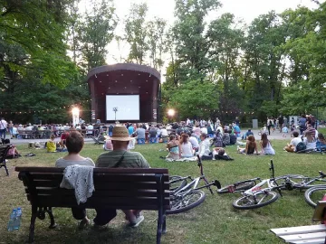 Киното без пари на БНТ1 тръгна на път 