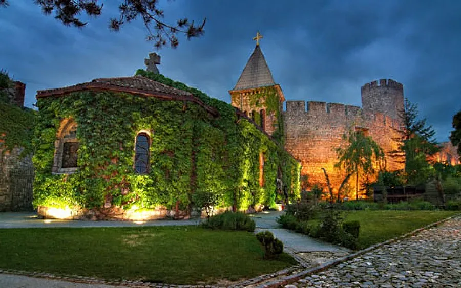 До Сърбия за скара от соца и фестивали