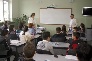 Криза за математици и начални учители