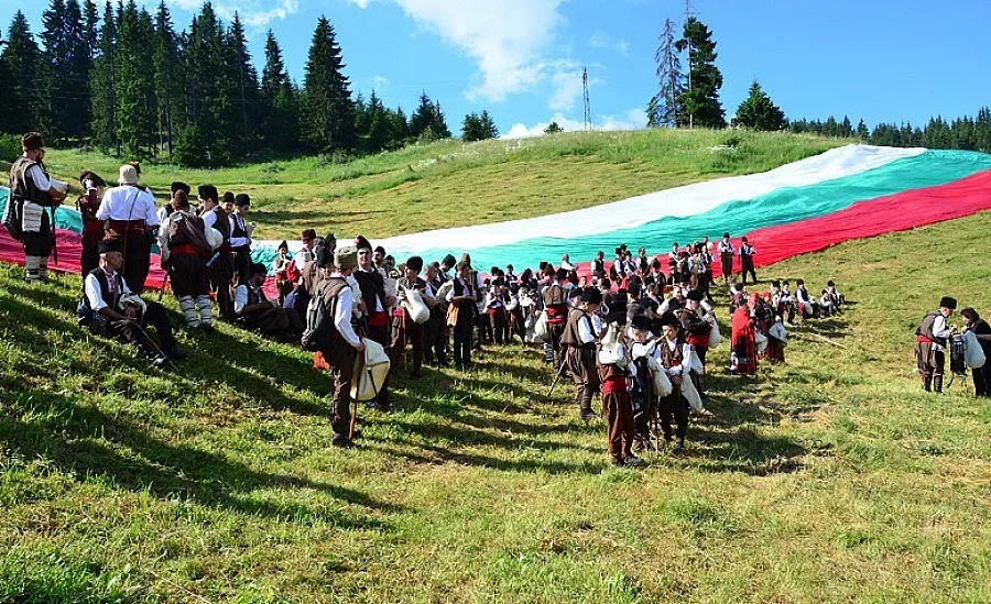 Огромен трибагреник ще радва гостите на Рожен
