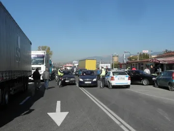 Отново опашки по граничните пунктове
