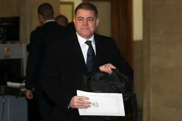 Няма да участваме в разширеното присъствие на НАТО на изток