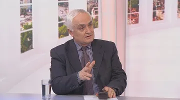 Генералско рамо за Ненчев