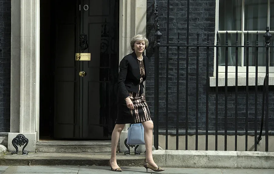 Тереза Мей най-близо до "Даунинг стрийт" 10