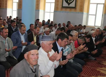 Стотици в Източните Родопи празнуват Рамазан Байрам 
