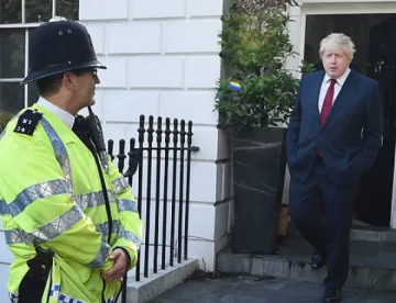 Борис Джонсън подкрепи министър на Камерън