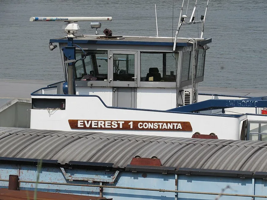 Пожар на румънски кораб