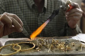 Множат се златари и заложни къщи