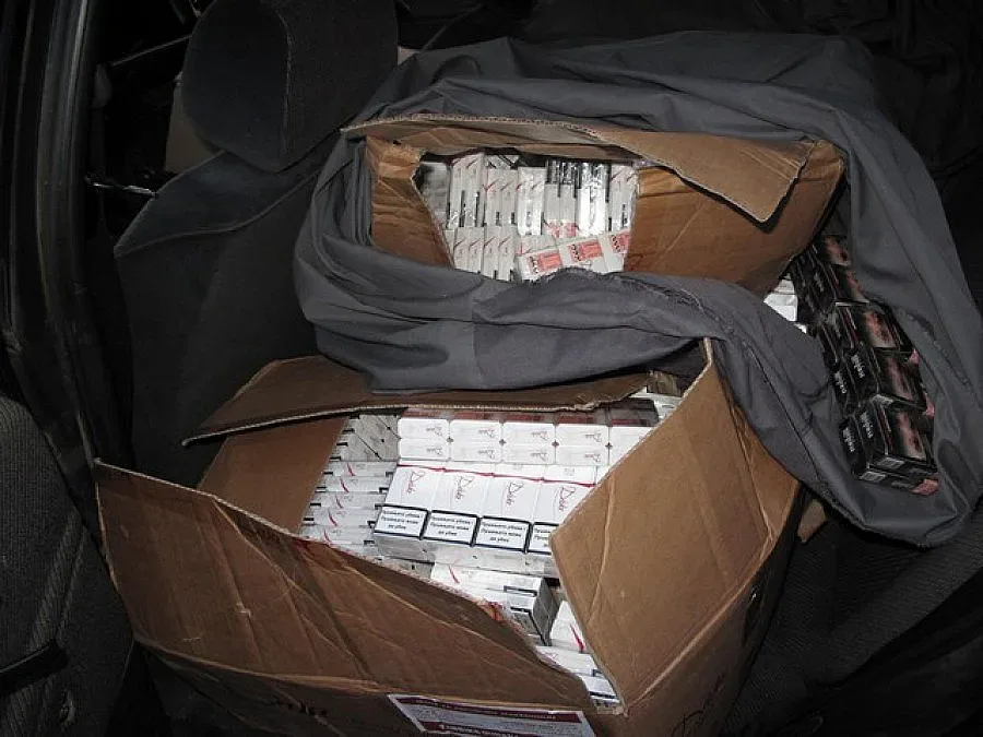 Заловиха 100 хиляди къса контрабандни цигари