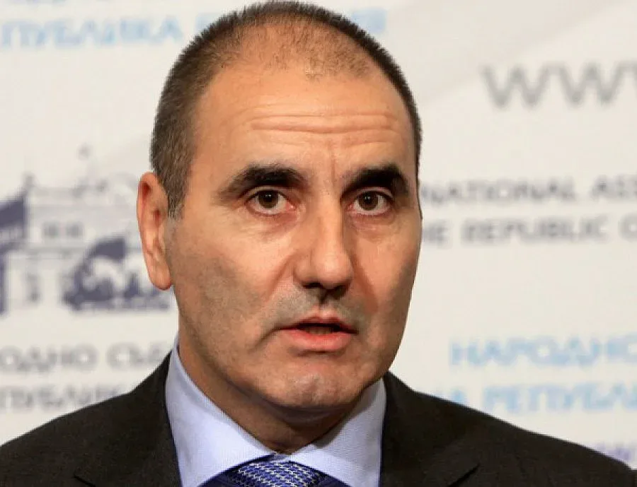 Кандидат-президентът на ГЕРБ - член на партията