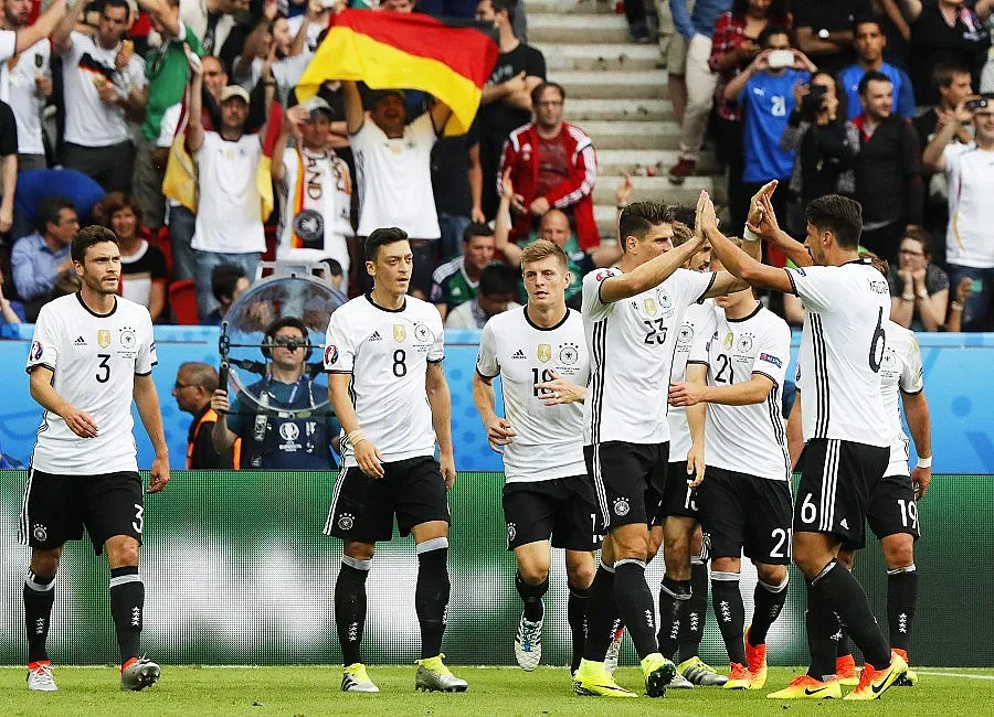 Уникална драма прати Германия на полуфинал
