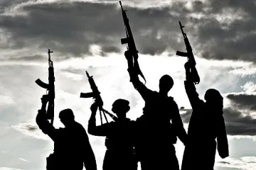 17 терористи влезли в Европа като бежанци