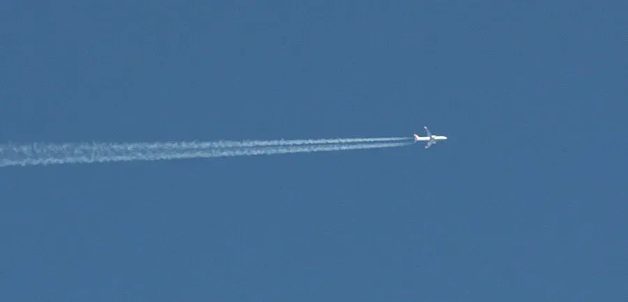 Самолет с 10 души на борда падна в Русия