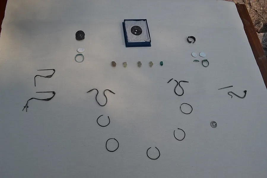 Откриха богато погребение от тракийската епоха