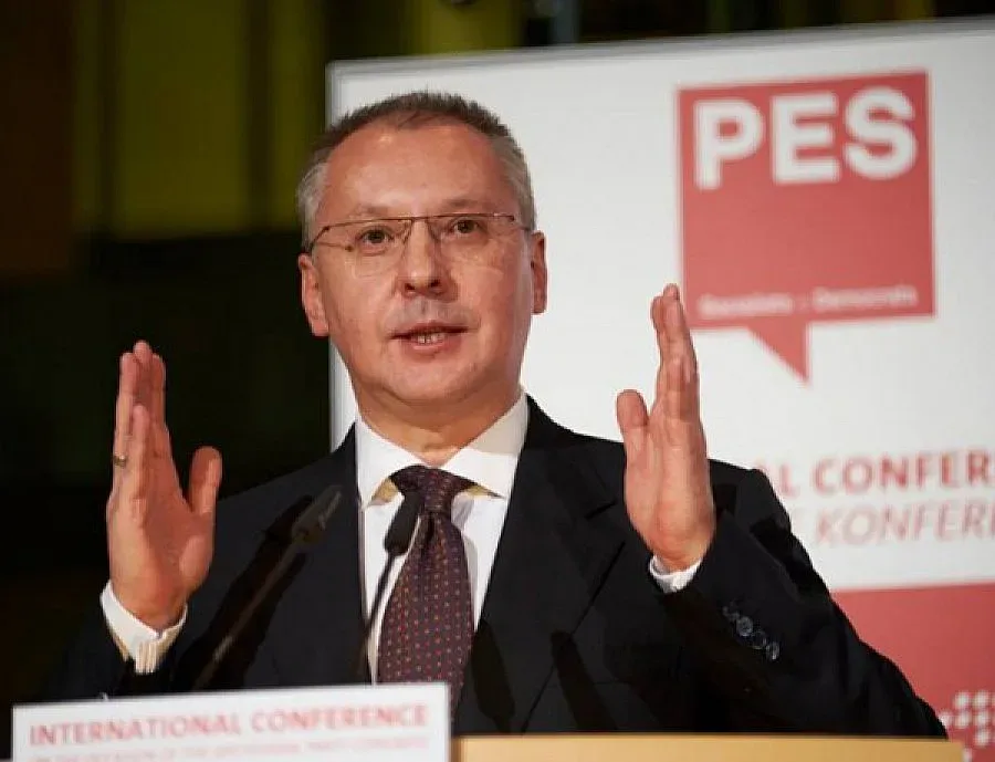 Станишев: Камерън раздели дълбоко Великобритания