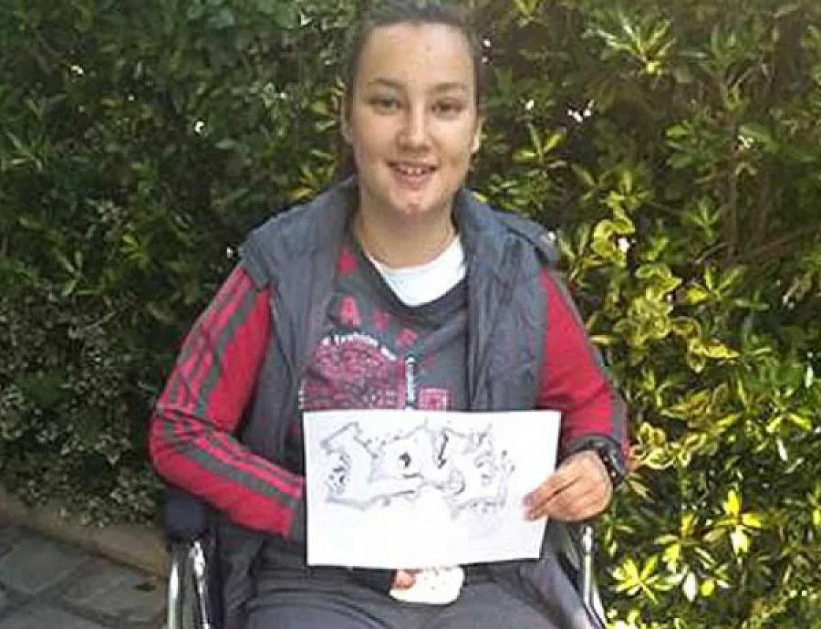 Съветник дарява 12  заплати за лечение на Йоана