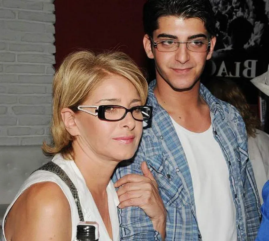 Катето Евро и синът й ще водят "Бургас и морето"