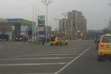 Повдигат пешеходни пътеки в Кърджали