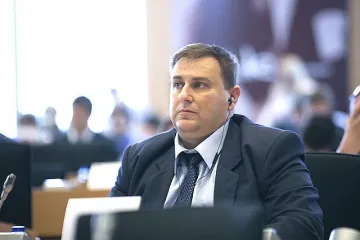 Наш евродепутат блокиран на летище в Турция