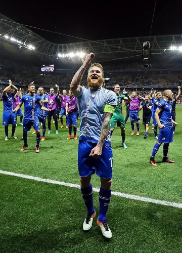 Ордени на сокола за героите на Исландия