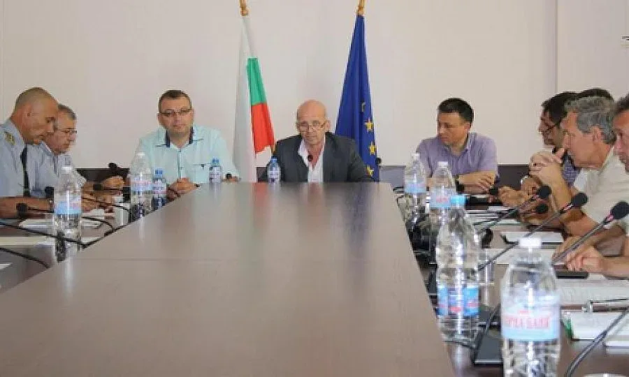 Доброволци ще помагат на огнеборците