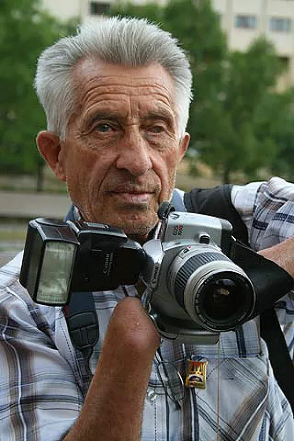 Безрък фотограф се нуждае от помощ