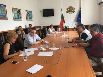  Манолова посети внезапно арбитраж във Варна