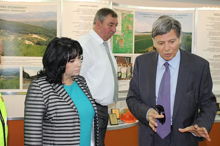 "Асарел-Медет" модернизира от поточната линия до столовата