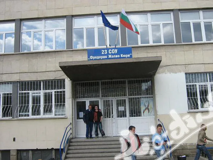 Наръганият 17-годишен ученик без опасност за живота