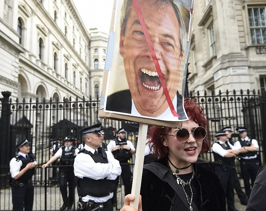 Над 1,2 милиона британци искат втори референдум