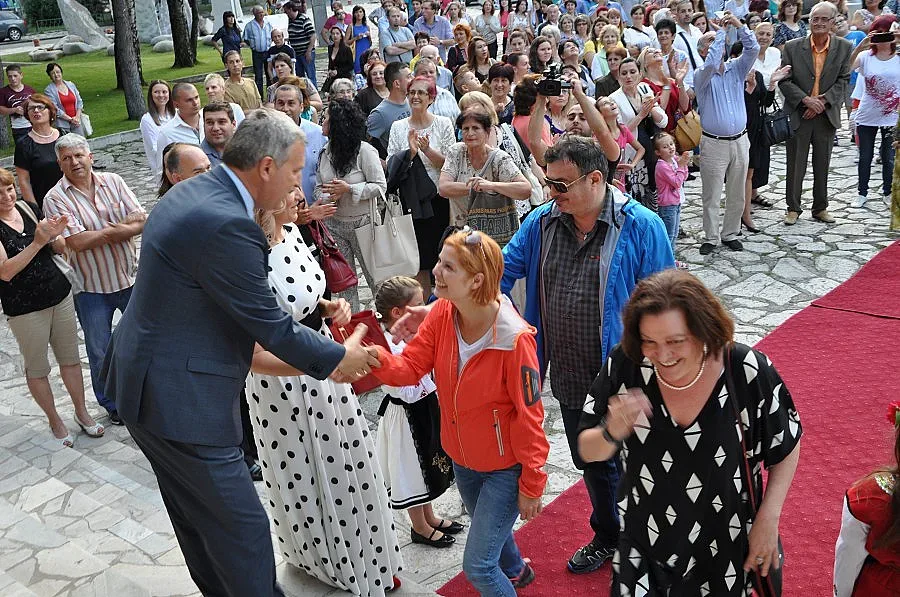 Камен Донев вдигна публиката на крака 