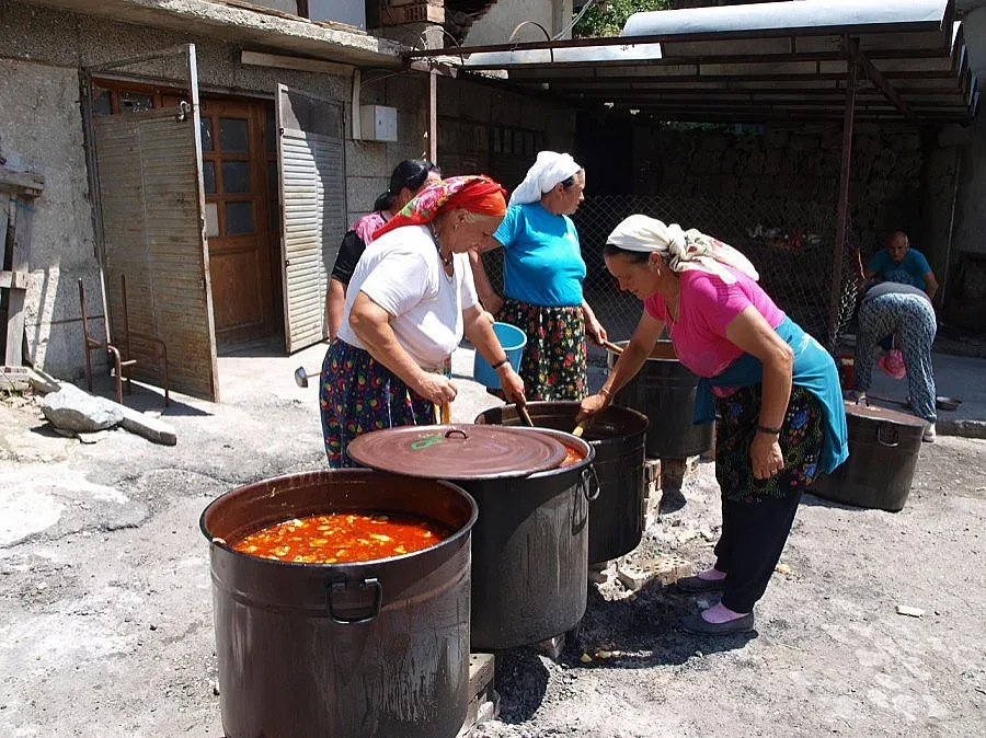 Село събра пари за курбан
